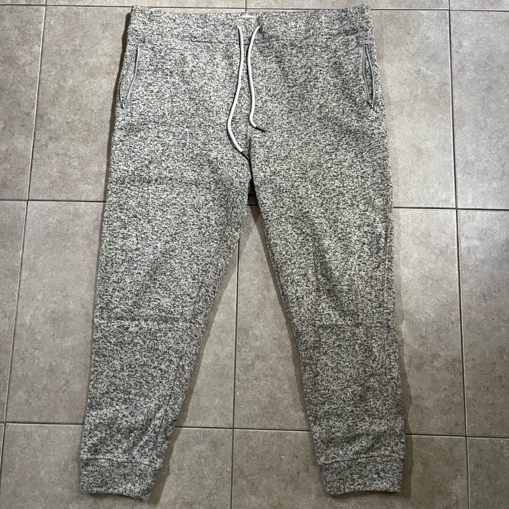 Old Navy XXL cream black knit Sweatpants Lounge Pants
Draw string waist